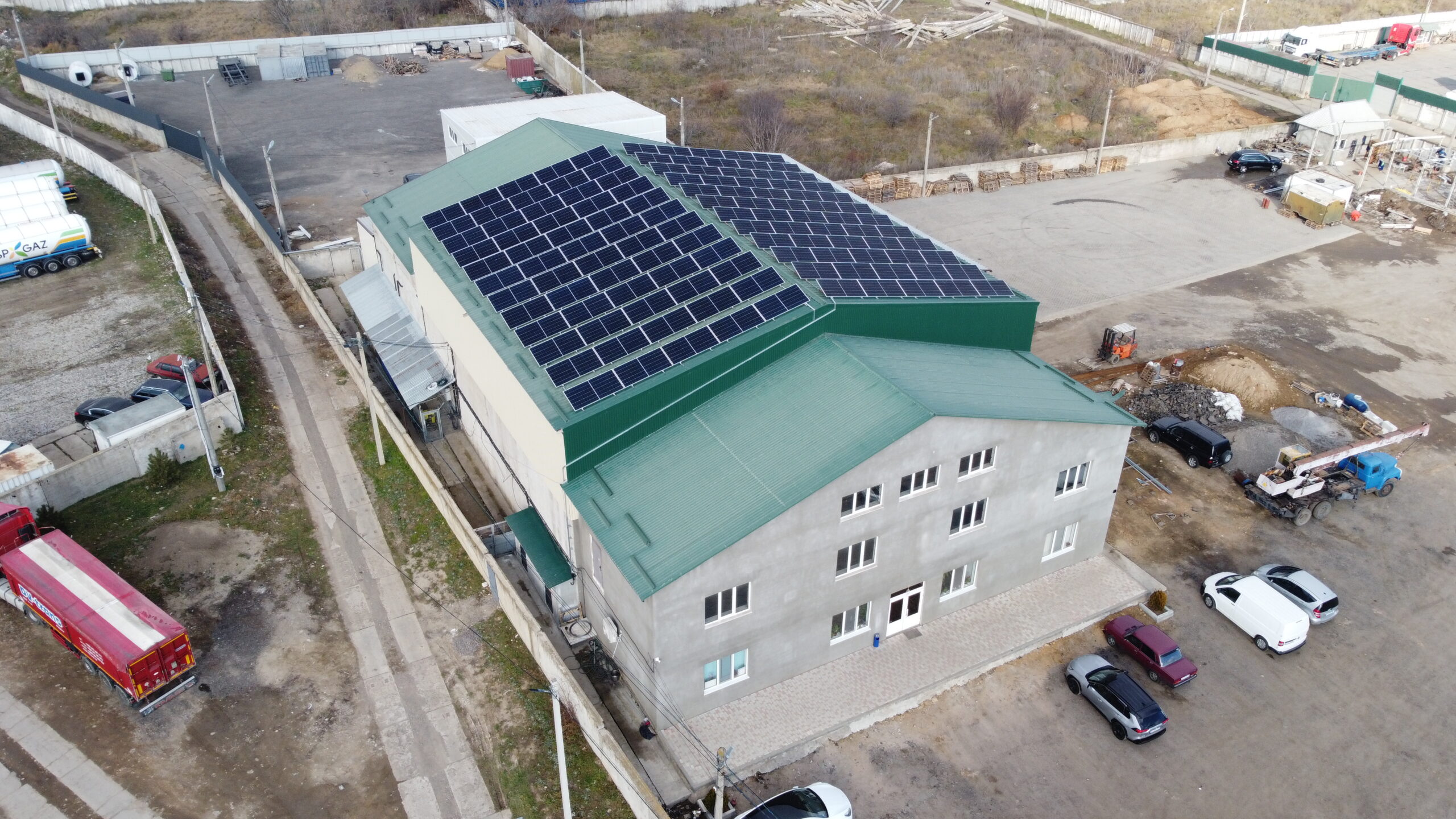 Гибридная солнечная станция 70 кВт для холодильного комплекса 