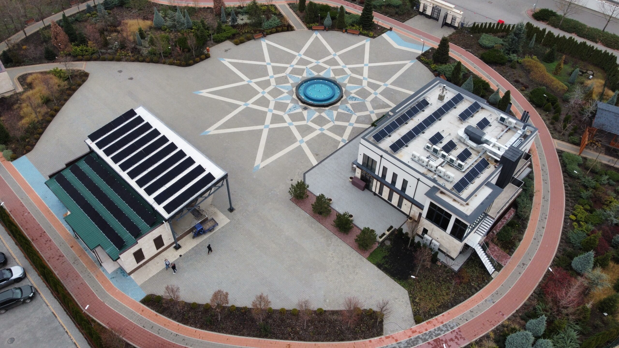 Гибридная солнечная станция, ресторан Dayberg в Одессе, СЭС для бизнеса от Iskra Energy